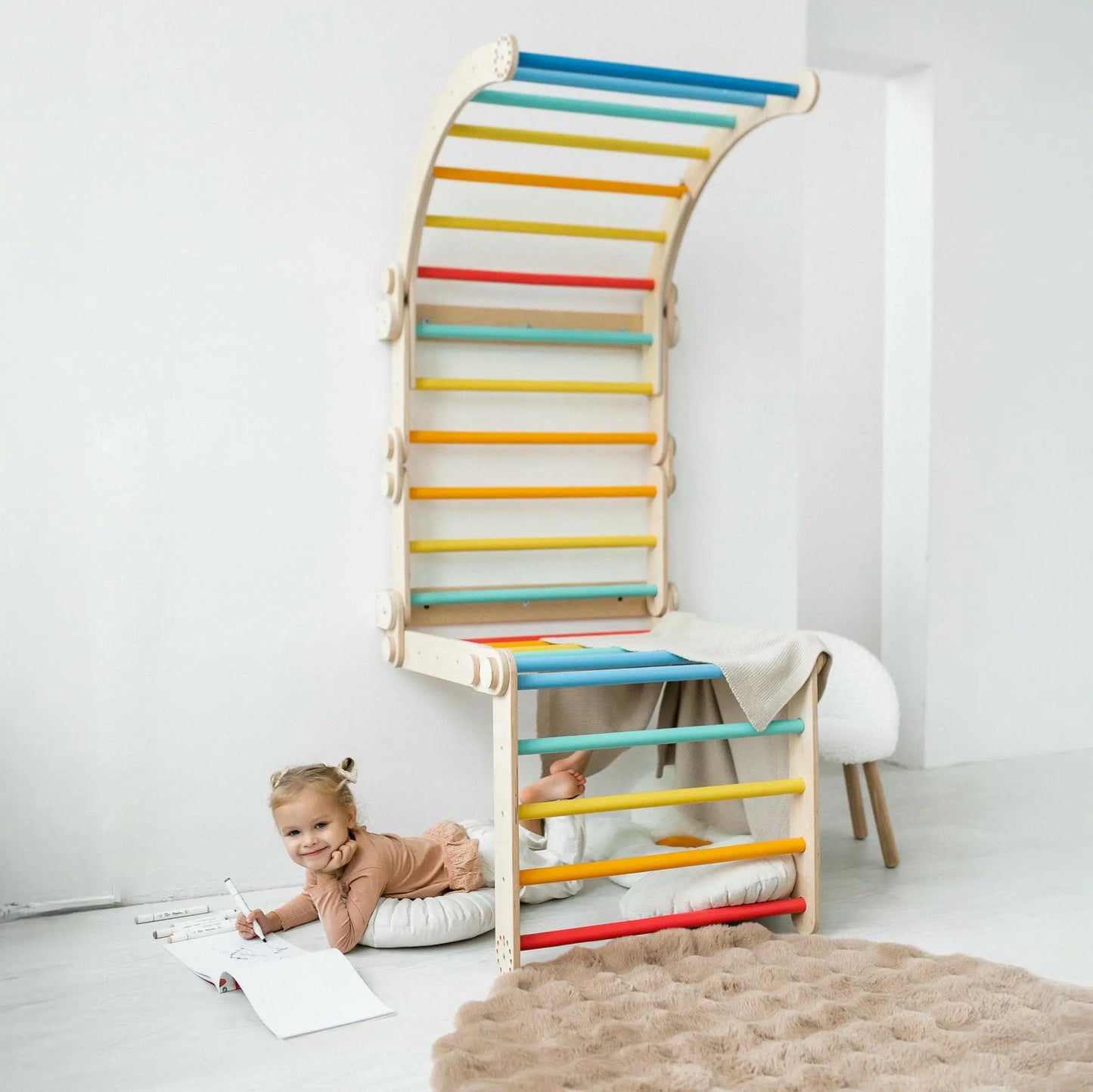 Grand ensemble d’escalade inclinable (mur suédois) BusyKids Europe s.r.o.