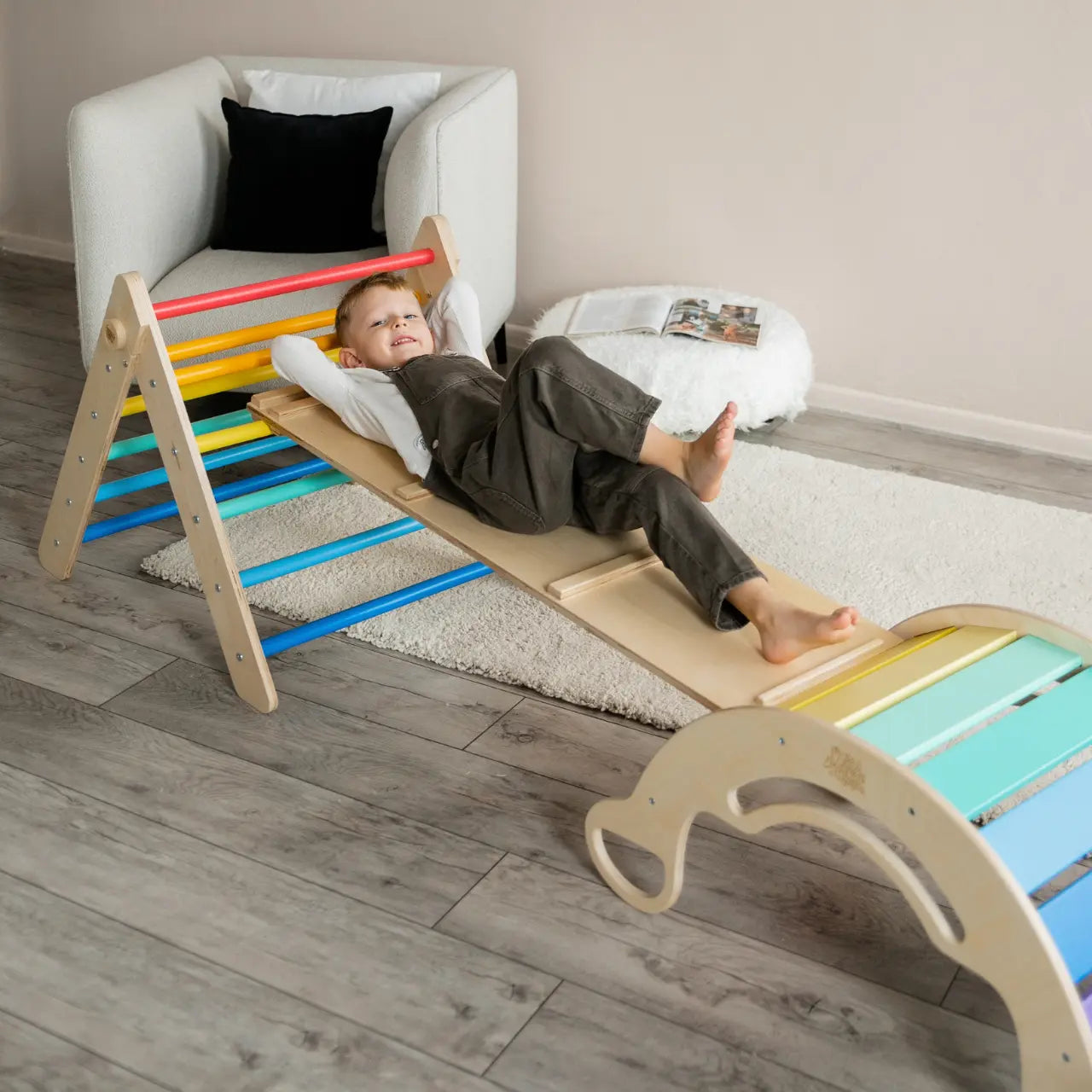 Ensemble - Triangle de Pikler + un grand toboggan à double face + bascule d’équilibre BusyKids Europe s.r.o.