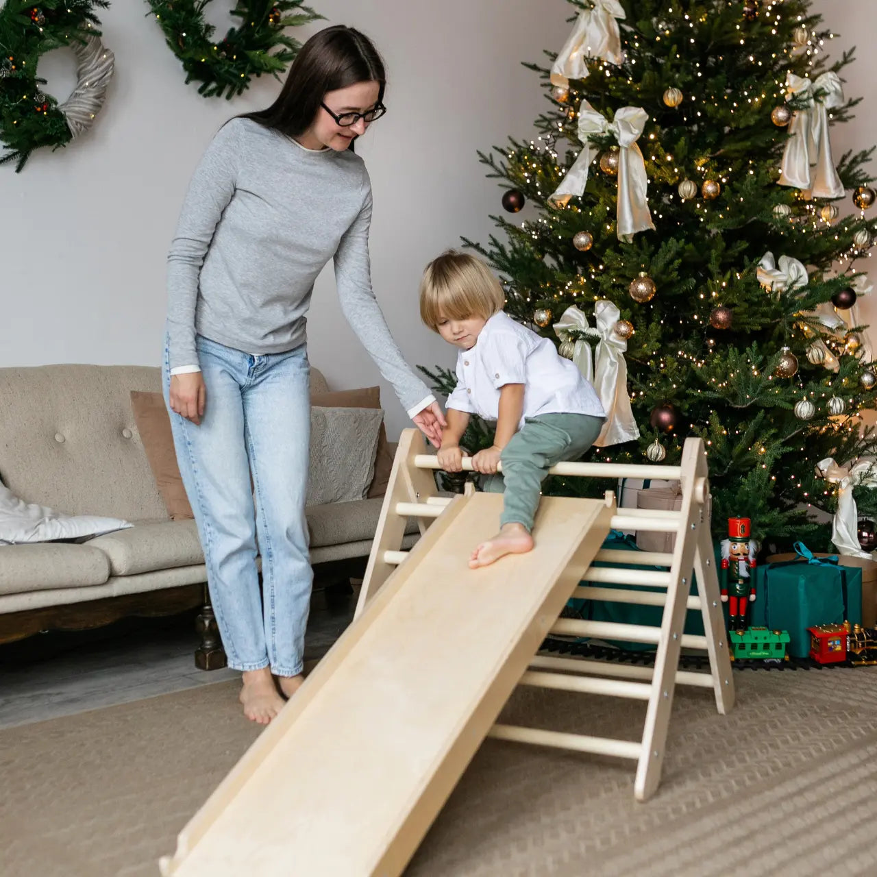 Ensemble - Triangle de Pikler et un grand toboggan à double face BusyKids Europe s.r.o.