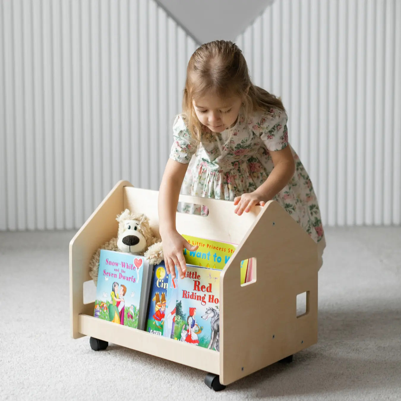 Bibliothèque enfant double-face sur roulettes - nature BusyKids Europe s.r.o.