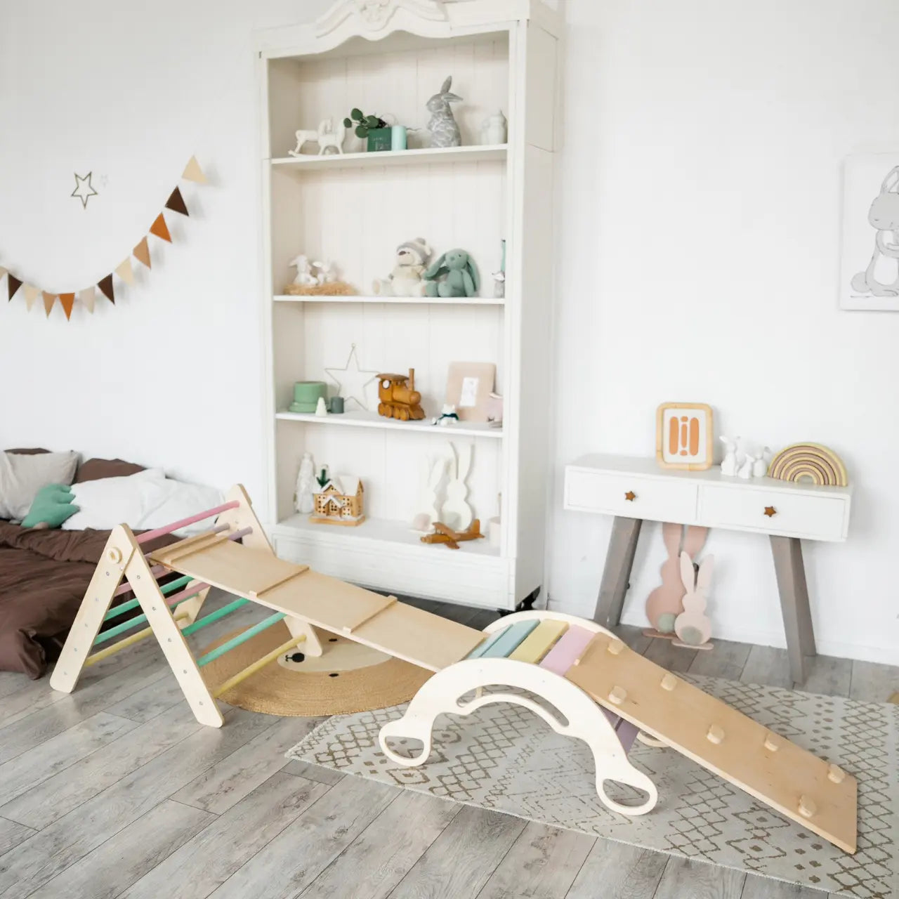 Ensemble (grand) - Triangle de Pikler + 2 planches à double face + bascule d’équilibre BusyKids Europe s.r.o.