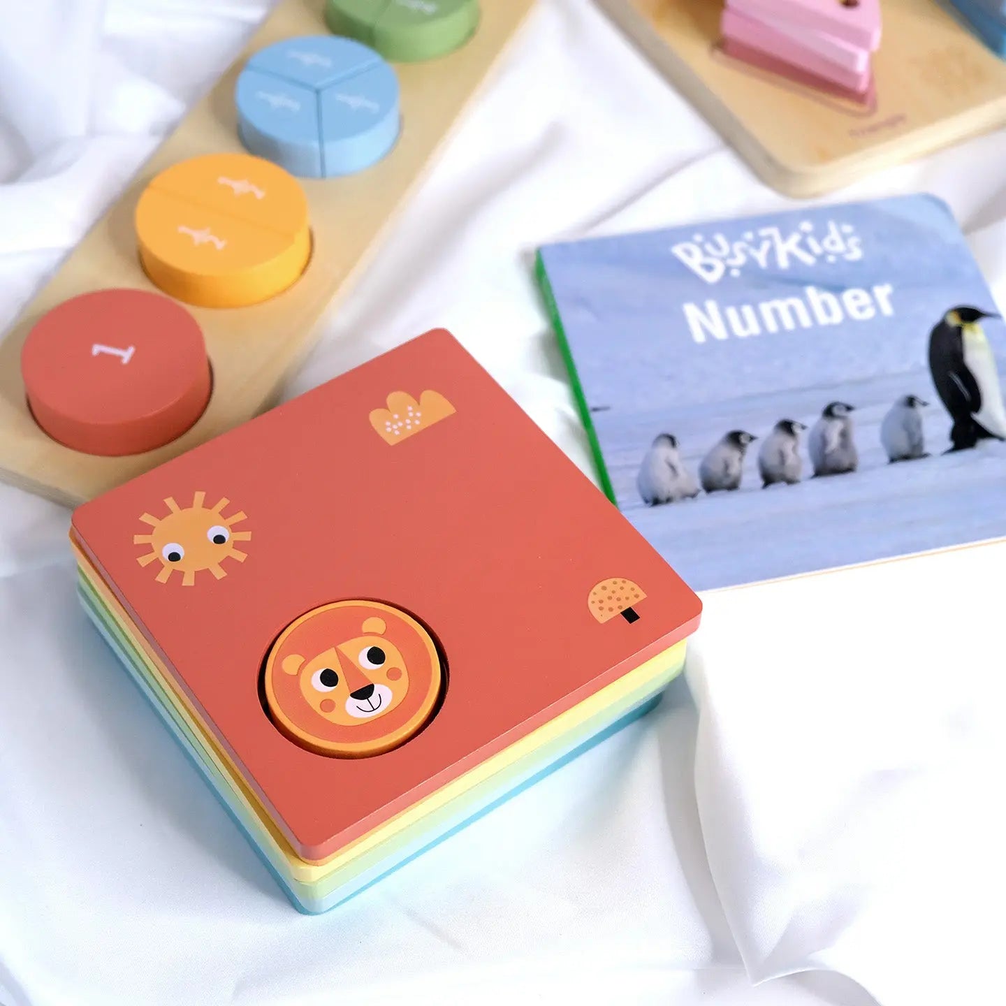 Coffret de Jeu Montessori pour les enfants de 24 à 36 mois BusyKids BusyKids Europe s.r.o.
