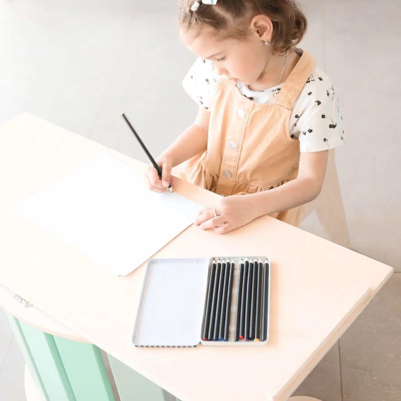 Ensemble - bascule / planche à double face / chaise - couleur menthe BusyKids Europe s.r.o.