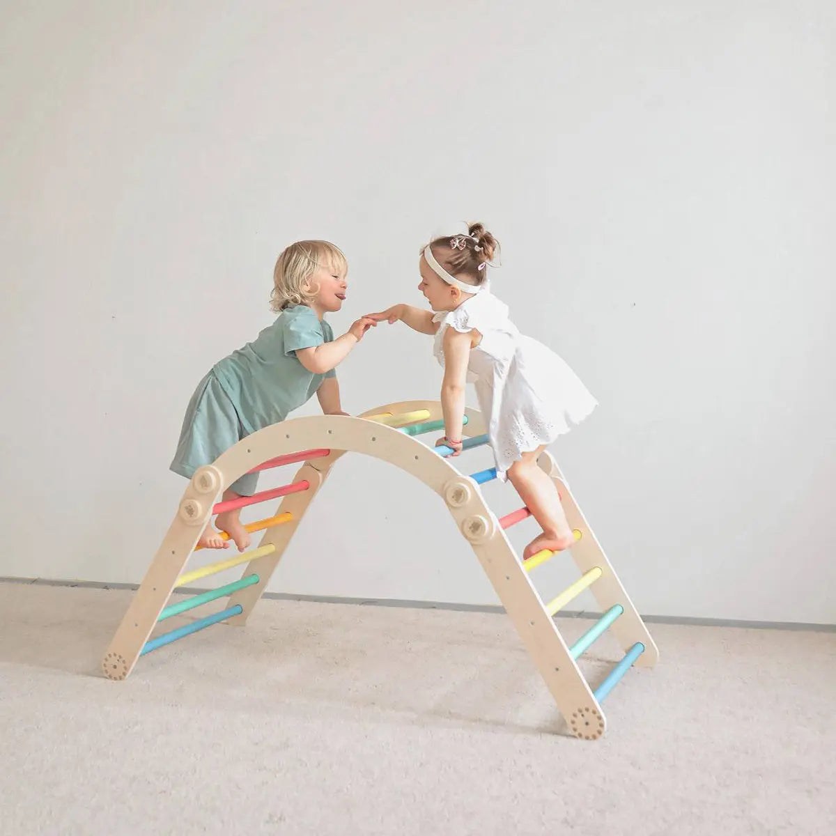 Grand ensemble d’escalade inclinable (mur suédois) BusyKids Europe s.r.o.