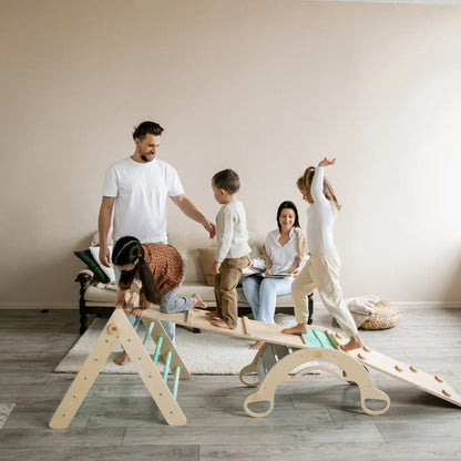 Ensemble (grand) - Triangle de Pikler + 2 planches à double face + bascule d’équilibre BusyKids Europe s.r.o.