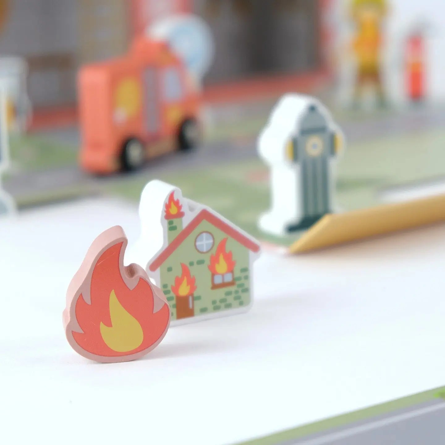 Jeux montessori mobile "Station de Pompiers" BusyKids" BusyKids Europe s.r.o.