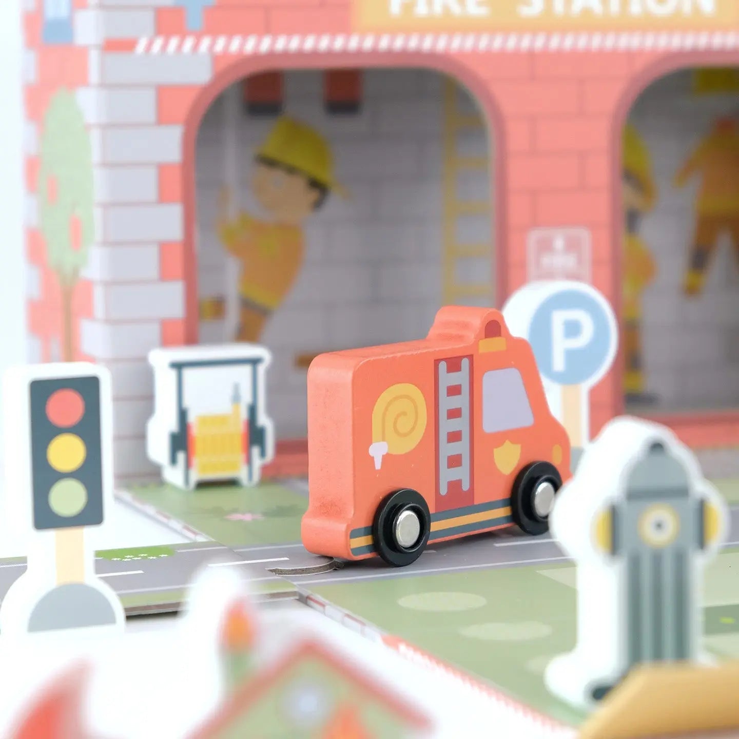 Jeux montessori mobile "Station de Pompiers" BusyKids" BusyKids Europe s.r.o.