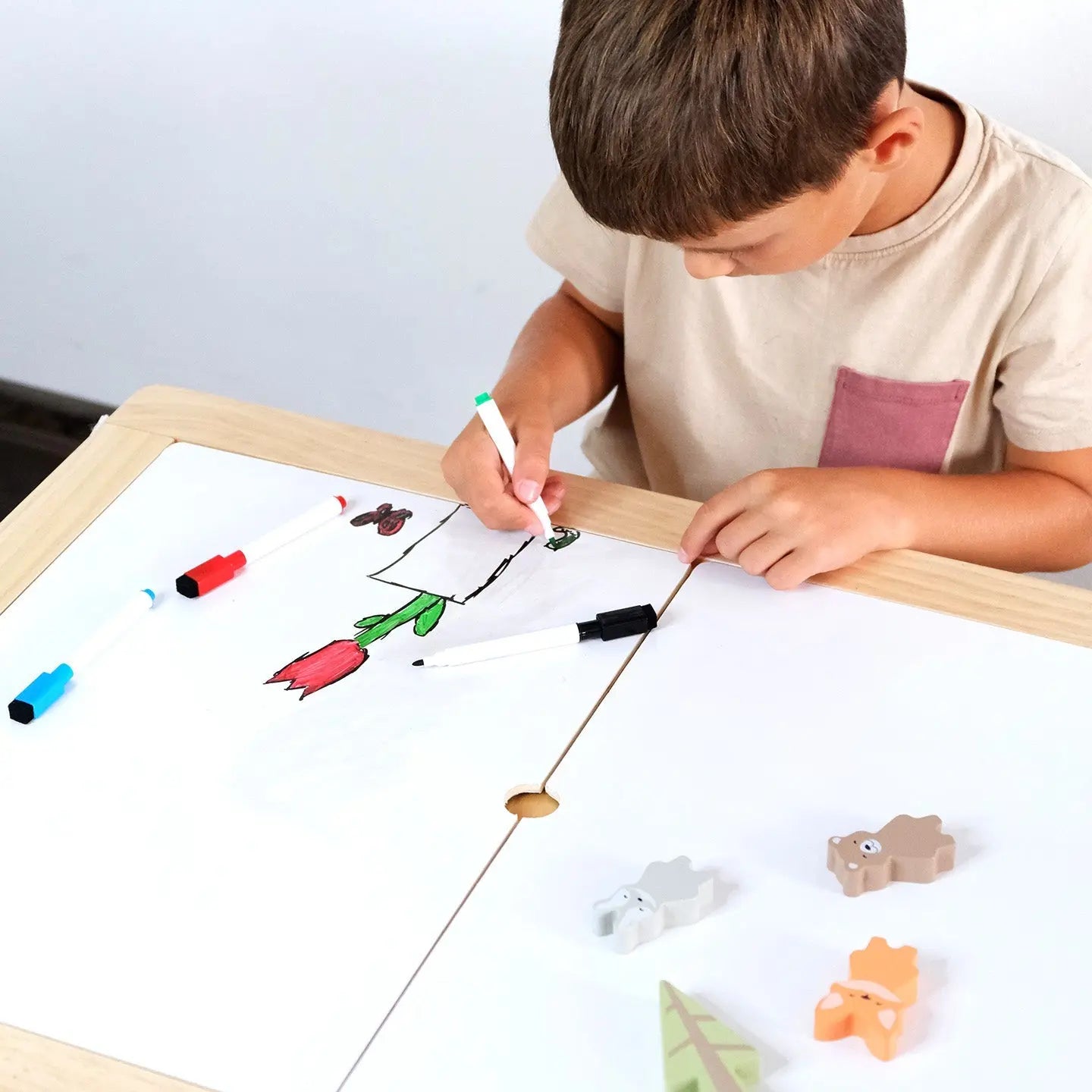 Table montessori de créativité et d'apprentissage BusyKids BusyKids Europe s.r.o.