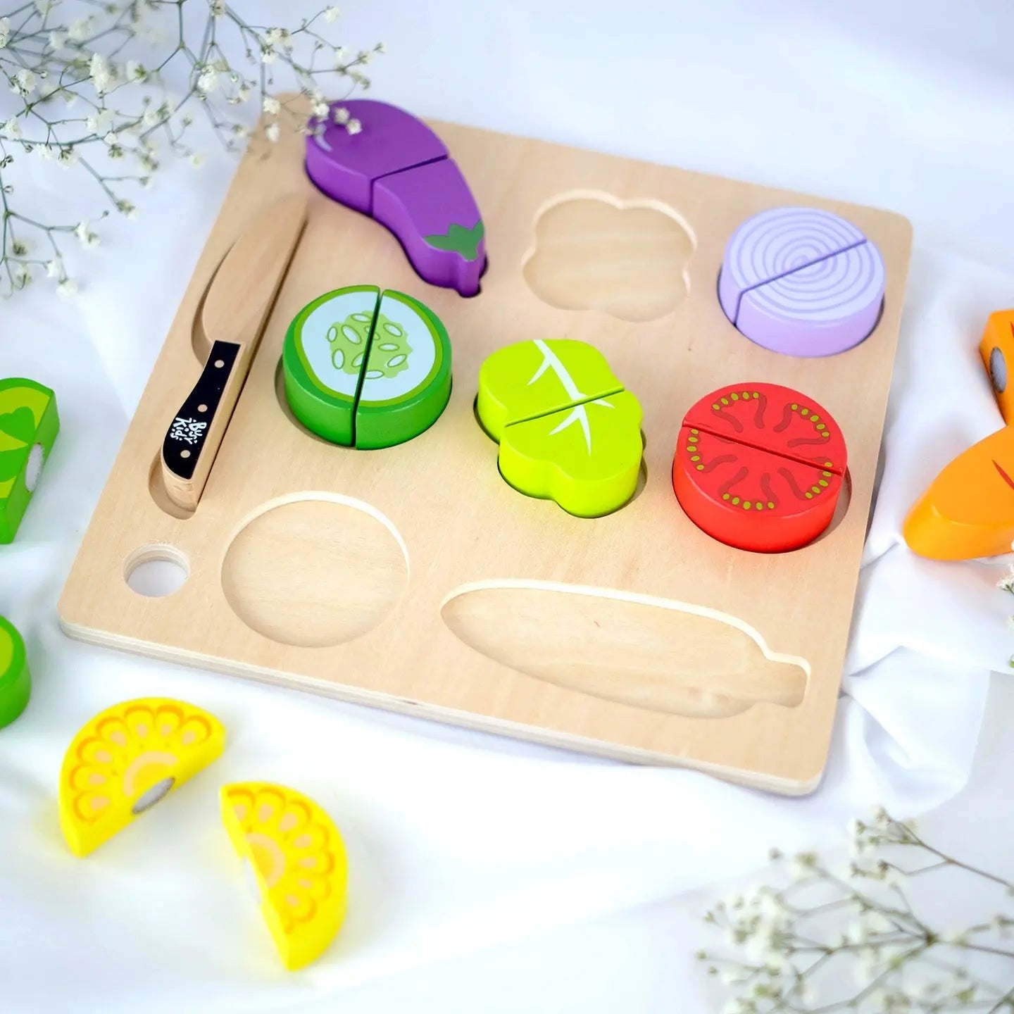 Le trieur en bois  Montessori "Légumes" pour enfants BusyKids Europe s.r.o.
