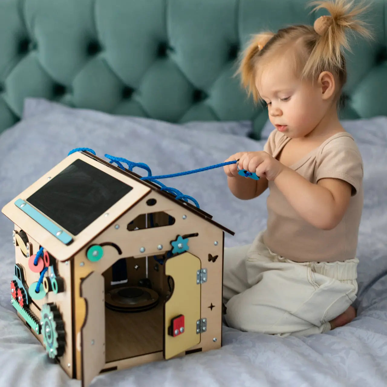 Busy board Maisonnette éducative en bois Mini BusyKids Europe s.r.o.