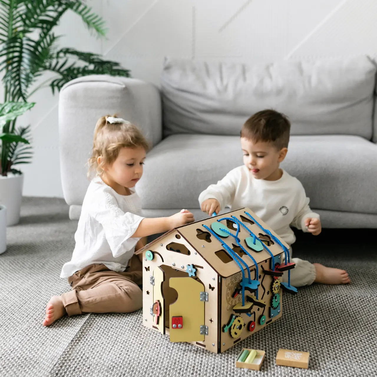 Busy board Maisonnette éducative en bois Mini BusyKids Europe s.r.o.