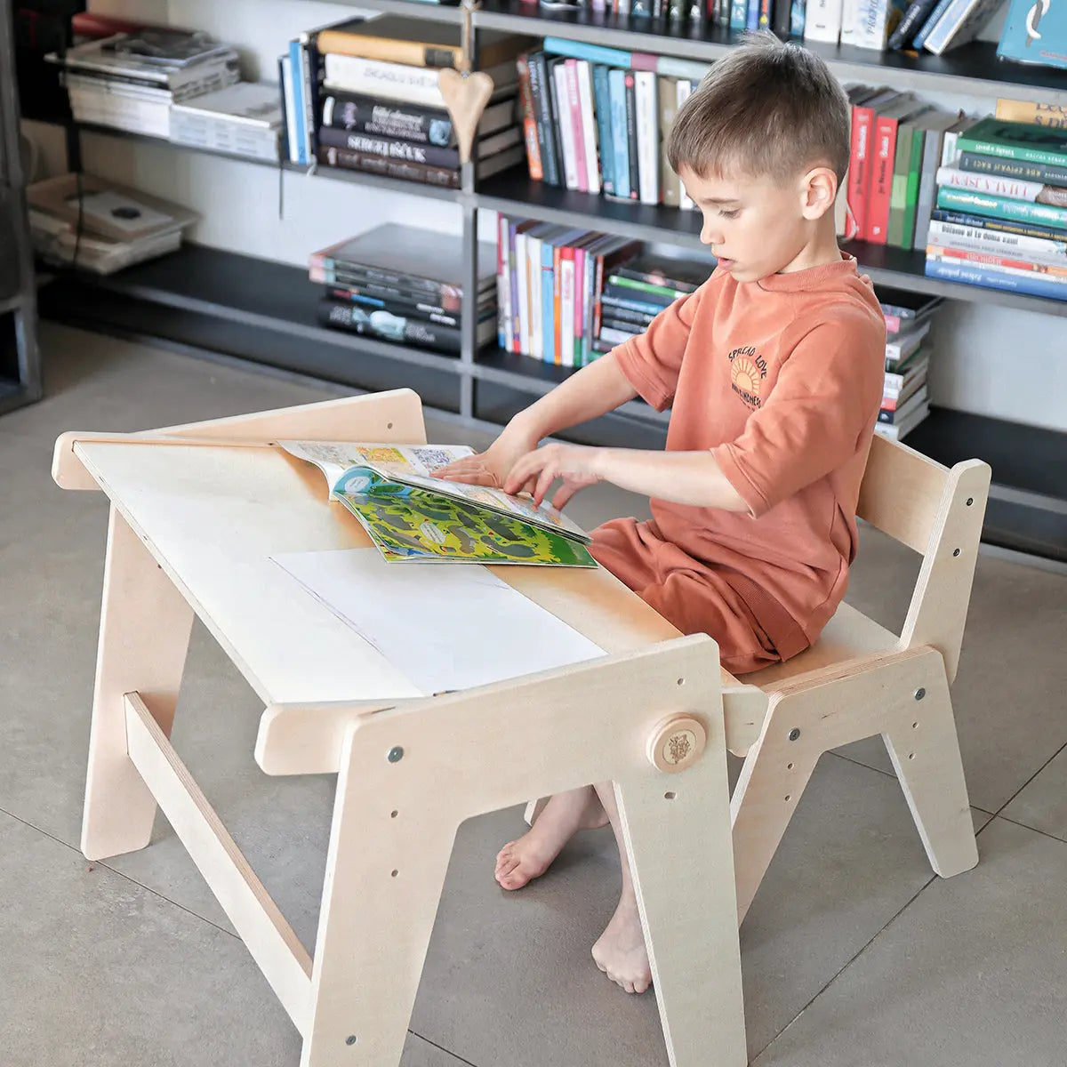 Ensemble - table et chaise évolutives pour jeunes enfants - nature BusyKids Europe s.r.o.