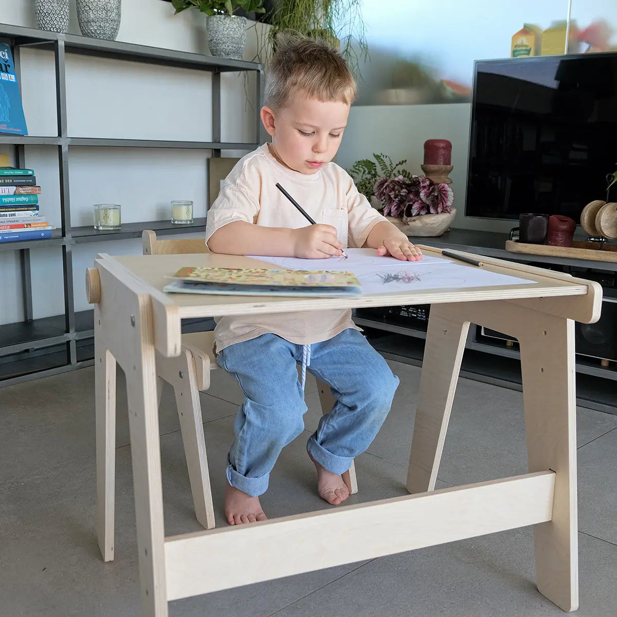 Ensemble - table et chaise évolutives pour jeunes enfants - nature BusyKids Europe s.r.o.