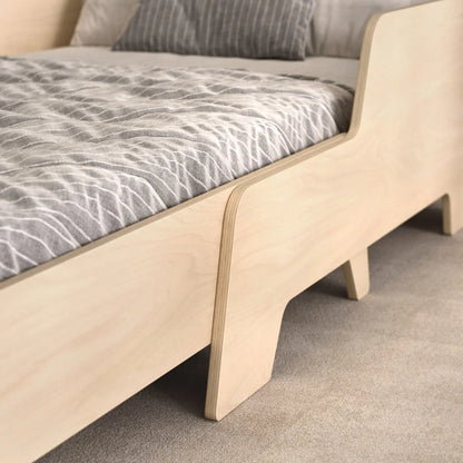 Lit Montessori extensible en forme de maison avec éclairage LED – Couleur blanche BusyKids Europe s.r.o.