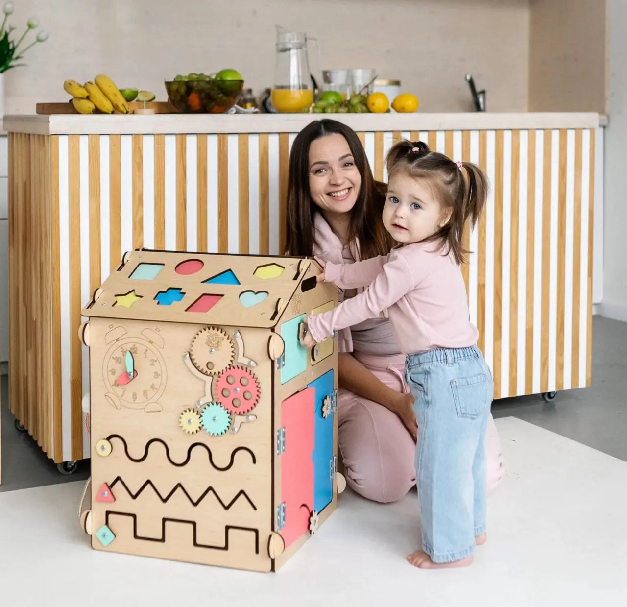 Ensemble - Busy board maisonnette natura et cube interactif Busykids